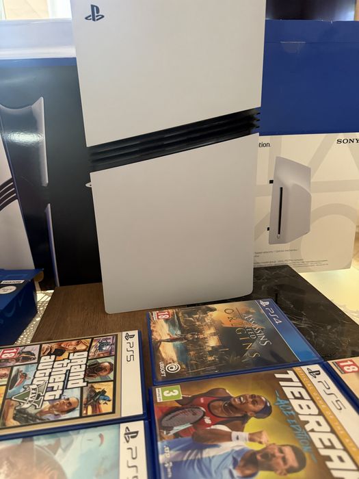 Playstation 5 Pro 2TB + Akcesoria + Dysk