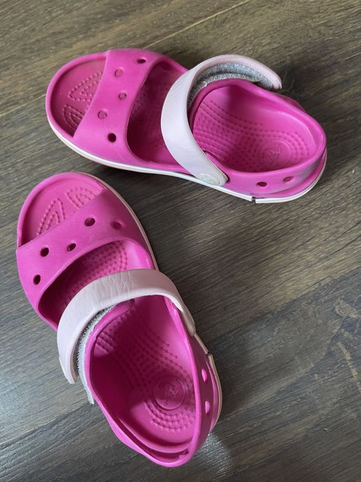 Босоніжки Crocs для дівчинки розмір С8