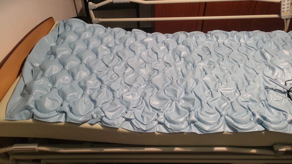 Cama Articulada Elétrica + Colchão Anti-Escaras (Como Nova)