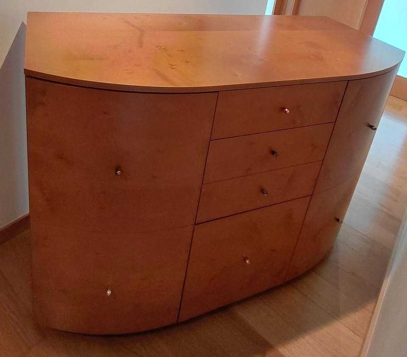 Móvel Aparador de Design Curvo (Excelente Estado)