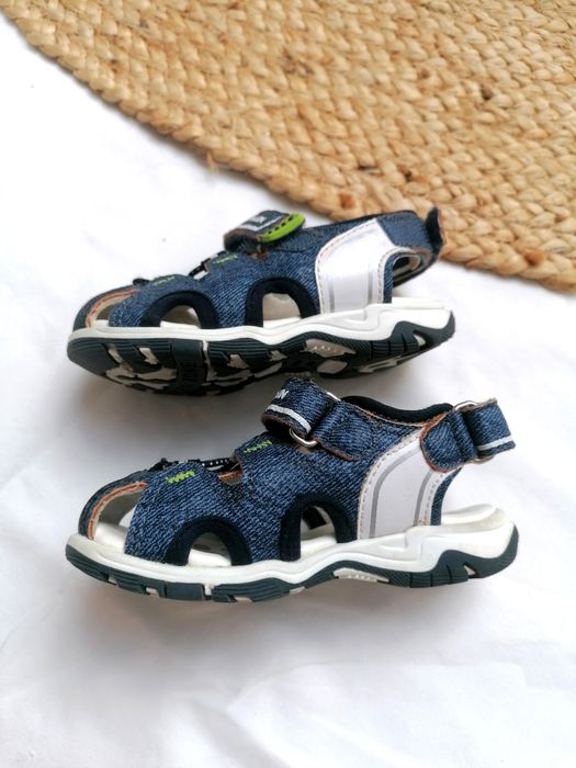 Sandálias Azuis Escuras de Bebé