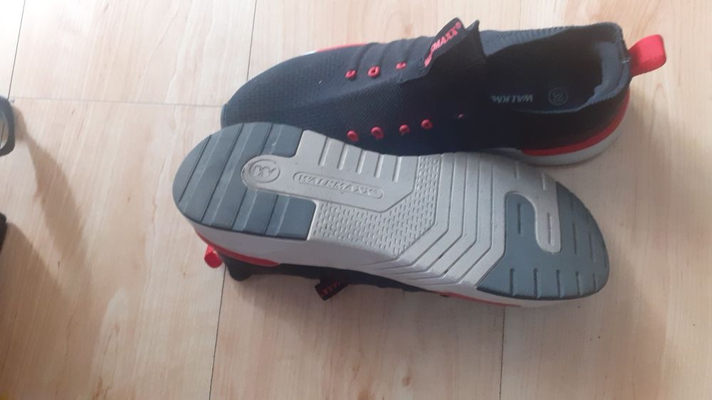 Walkmaxx czarne buty kołyski