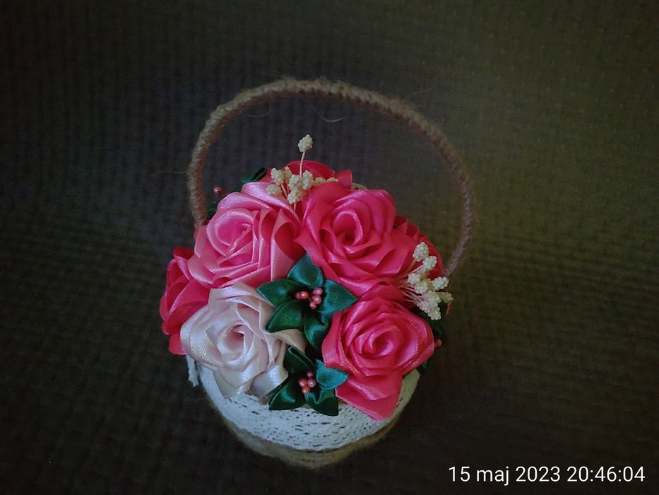 Mini koszyczek z różyczkami stroik wstążka kanzashi Handmade