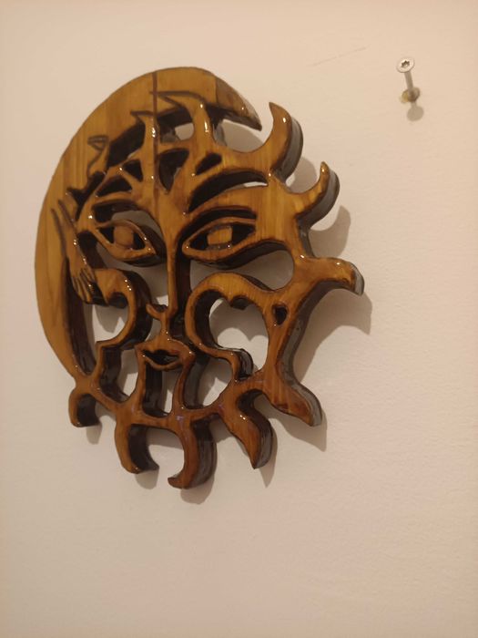 Placa Decorativa Sol e Lua em Madeira e Resina – Artesanal