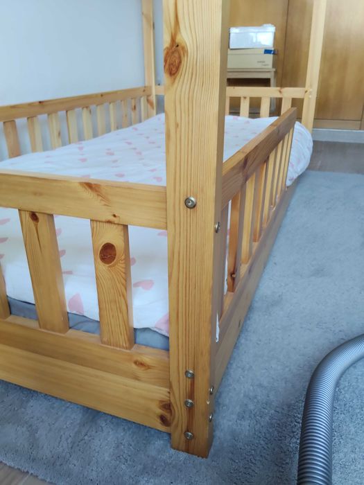 Cama infantil  MONTESORI com colchão