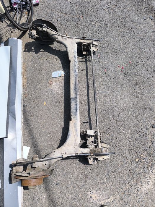Belka tył tylna audi 80 B4 kombi na tarczach