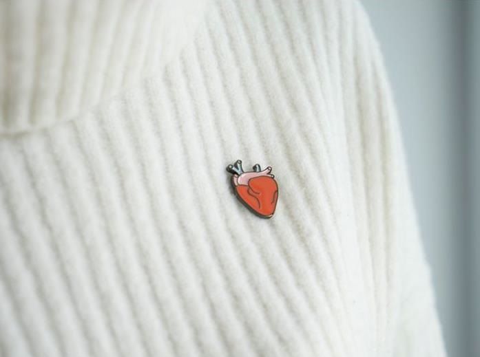 значки металлические - эмаль брошь "сердце, глаз, мозг, зуб"