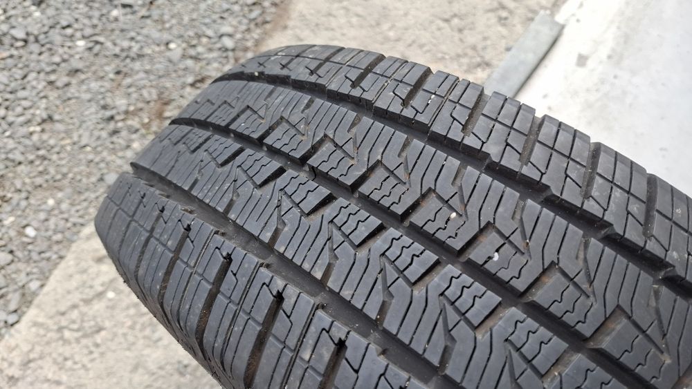 Continental 215/65 R16 C VanContact 4Season