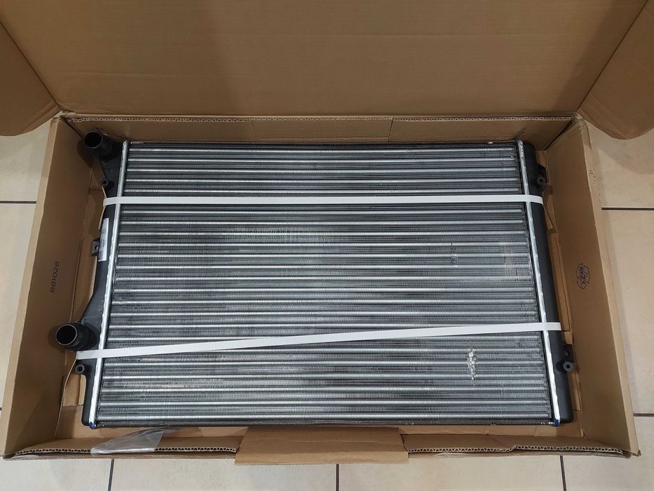 Chłodnica A3 8P Passat B6 B7 CC Golf 5,6 Leon Octavia 1.4 1.8 2.0 TSI