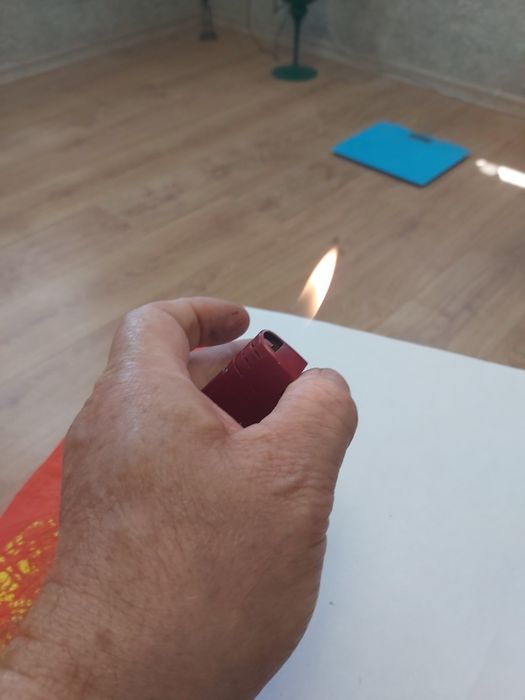 Зажигалка газовая