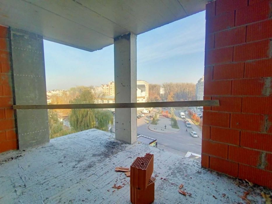 3 кімнатна квартира на Хоткевича - новобудова. Розтермінування