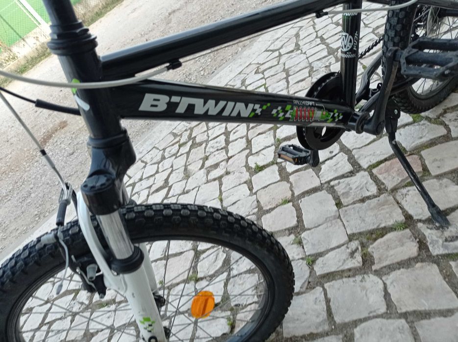 Bicicleta BTwin Criança com rodinhas de aprendizagem