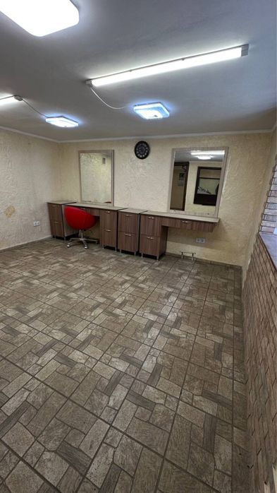 Продам комерційне приміщення в центрі