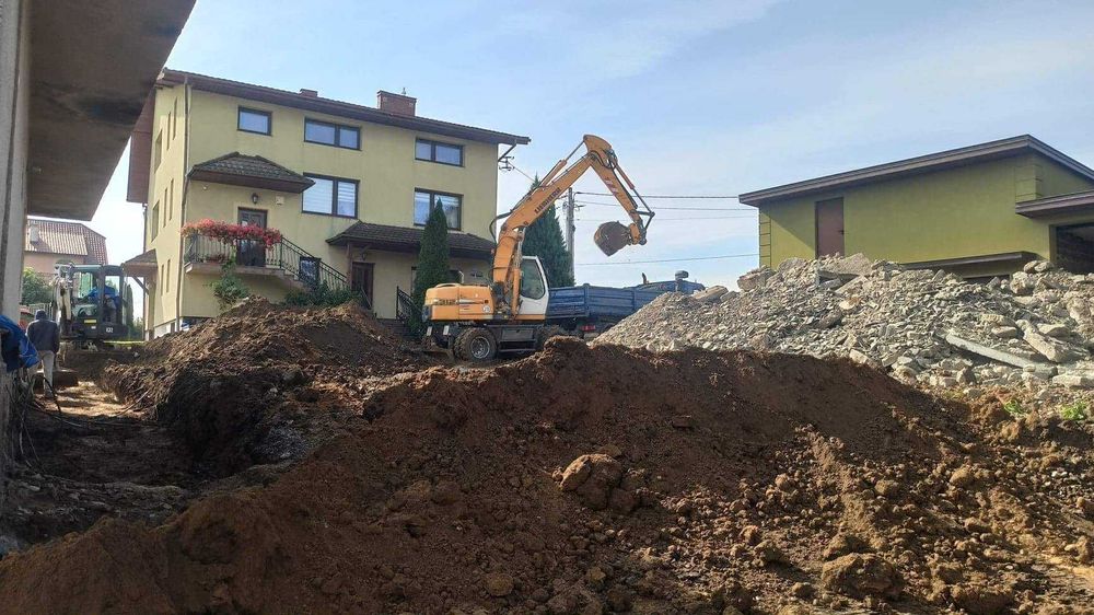 Utwardzenia terenu, prace ziemne, roboty rozbiórkowe