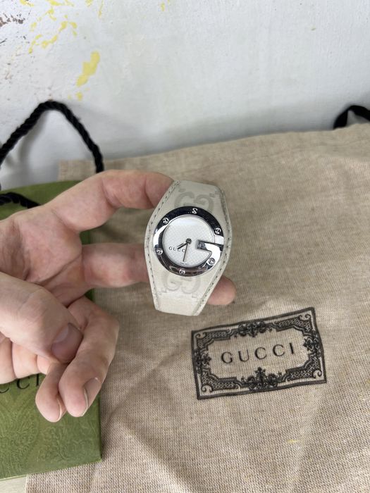 Женские часы Gucci оригинал номерные Швейцария