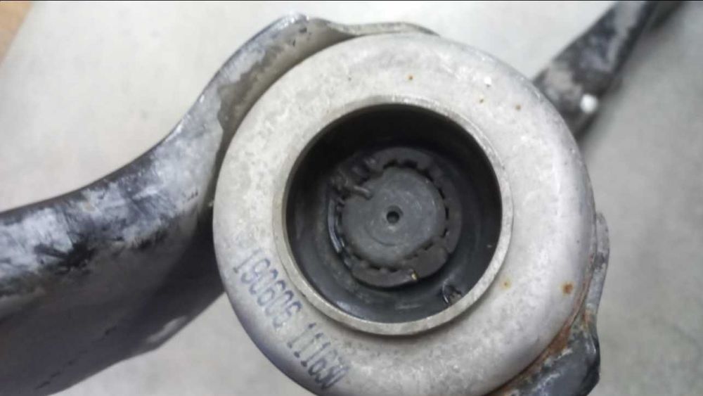 Ричаг передній лівий Jaguar E-Pace з разборки шрот запчасти Ягуар