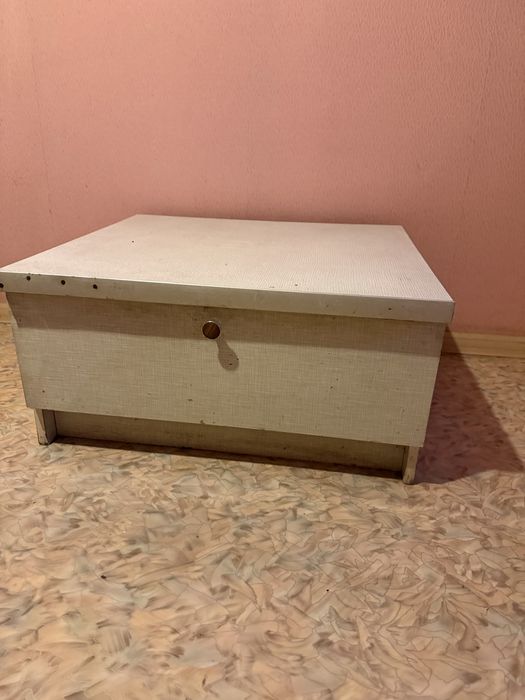 Тумба на кухню в комнату
