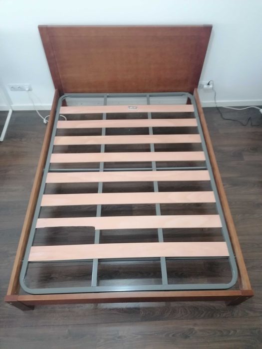 Cama, estrado e colchão