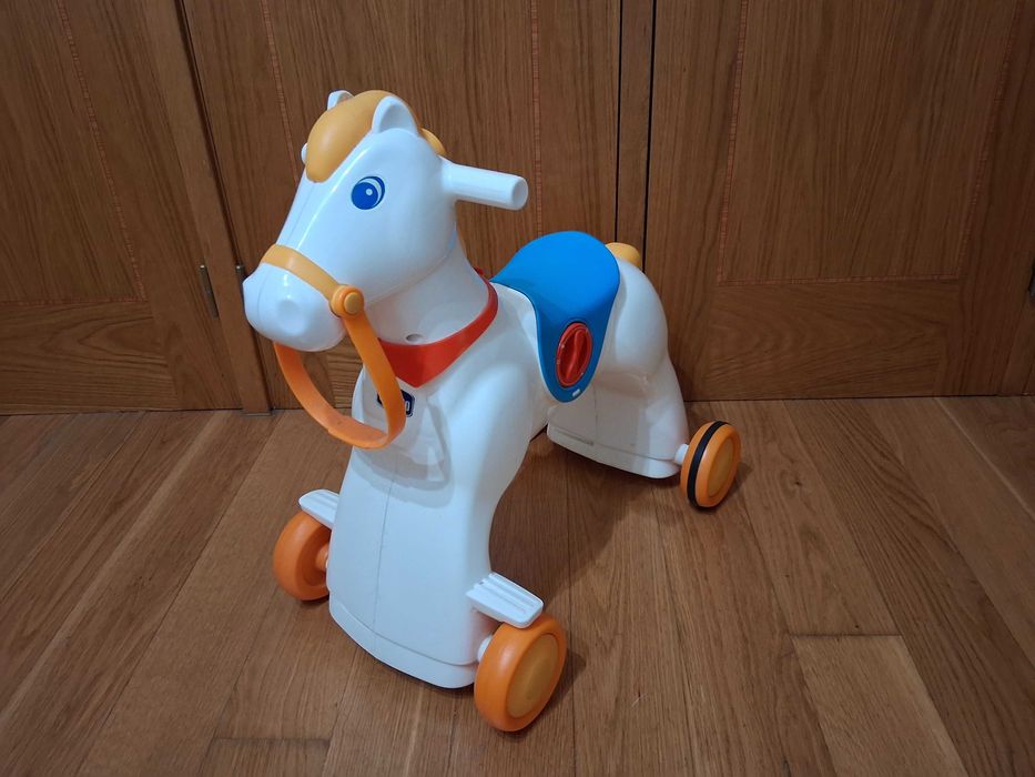 Cavalo Chicco como novo, com pouco uso..