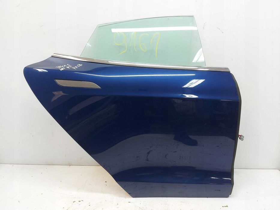 Tesla Model S двері передні задні праві ліві рест дорест