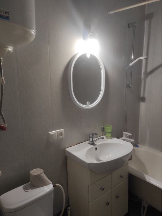 Продається 1-но кімнатна квартира в районі райлікарні!!