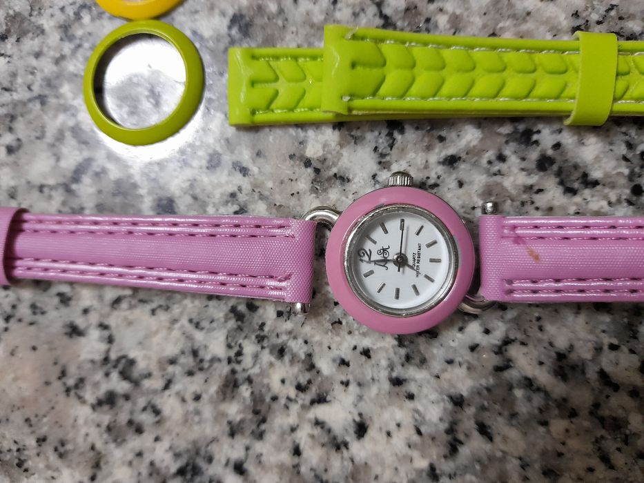 Watch with 6 Different Bracelets