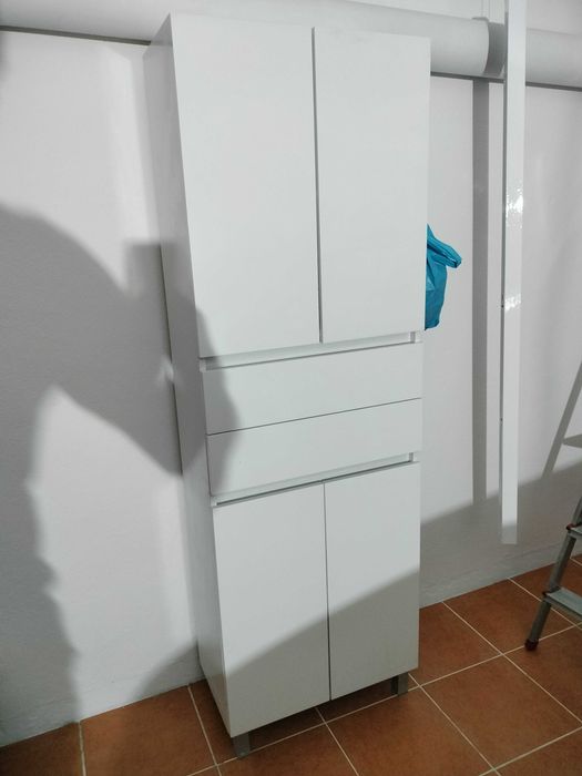 Coluna móvel de casa de banho