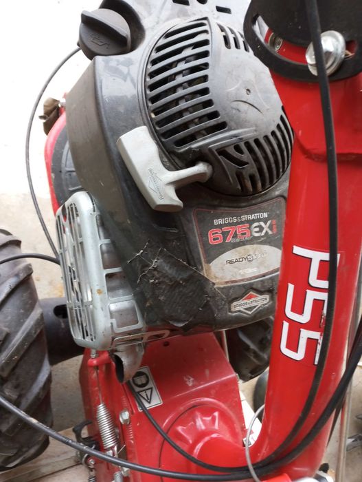 Motocultivador com capinadeira/ pente