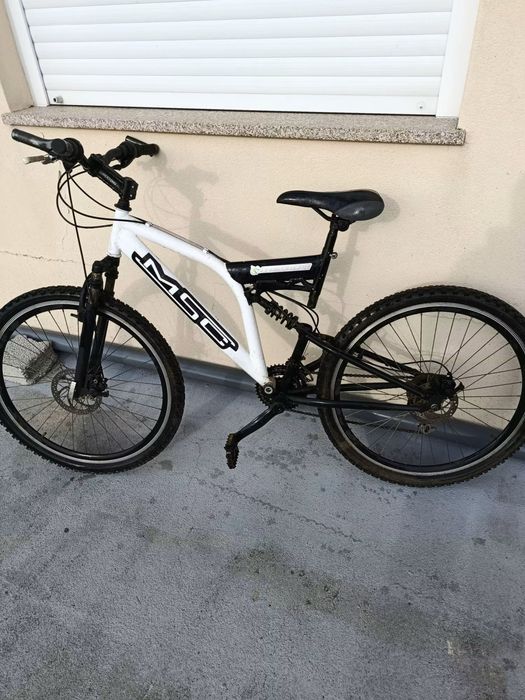 Bicicleta roda 26 com travão de disco