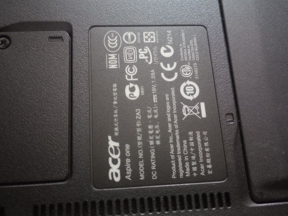 Laptop Acer A0751h (na części lub do naprawę)