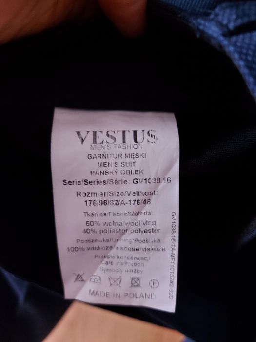 Garnitur granatowy, stan bardzo dobry