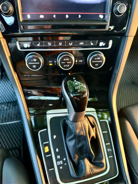 Продам Golf 7 2.0 TDI Highline Dynaudio
