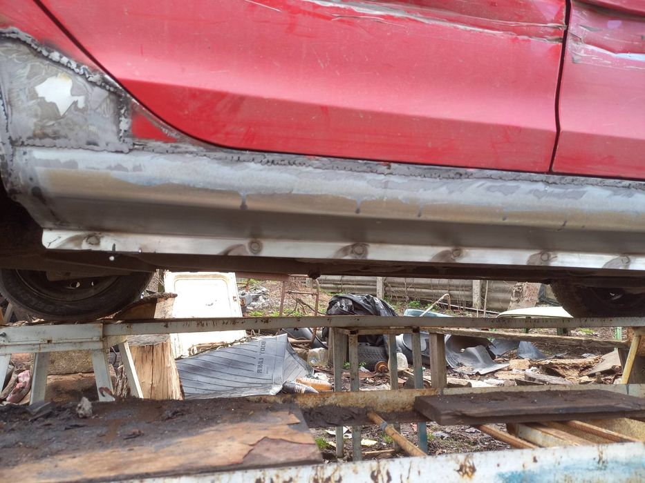 Надаємо послуги по зварювальним роботам легкових та грузових  автомобі