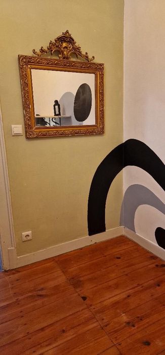 Quarto Acolhedor com Arte em Algés – Próximo ao centro de Lisboa
