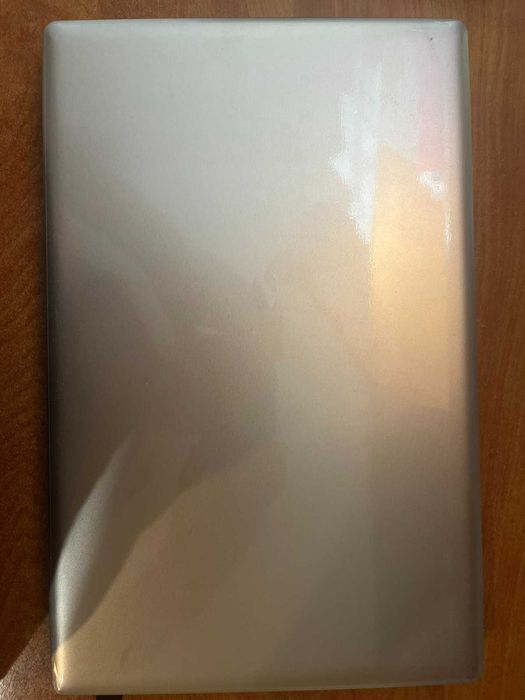 15,6-дюймовий ноутбук Intel Core i3