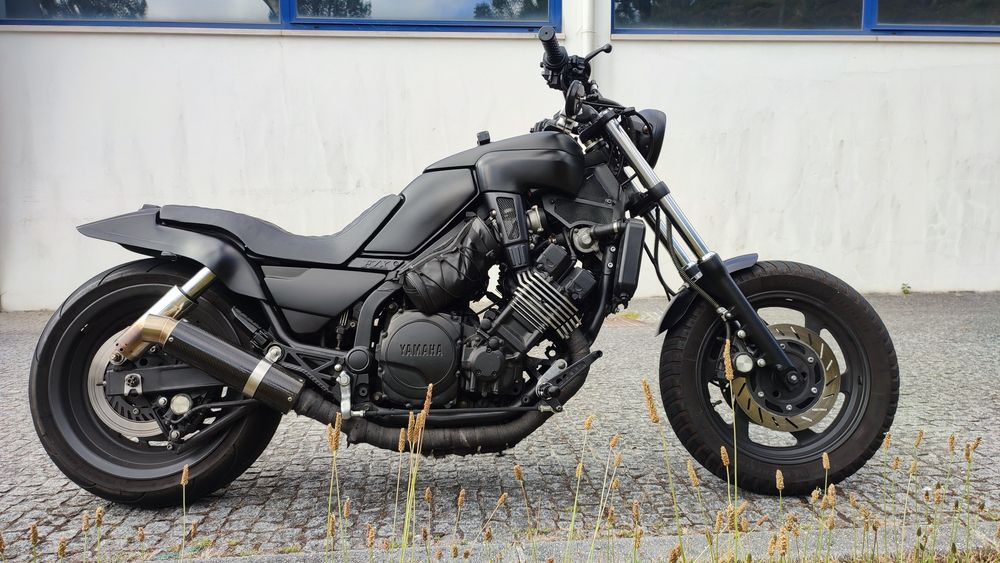 Yamaha fzx 750 customizada