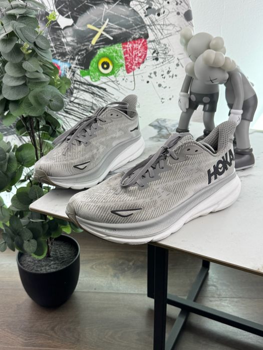 Кросівки Hoka Clifton 9 46 розмір Е15399