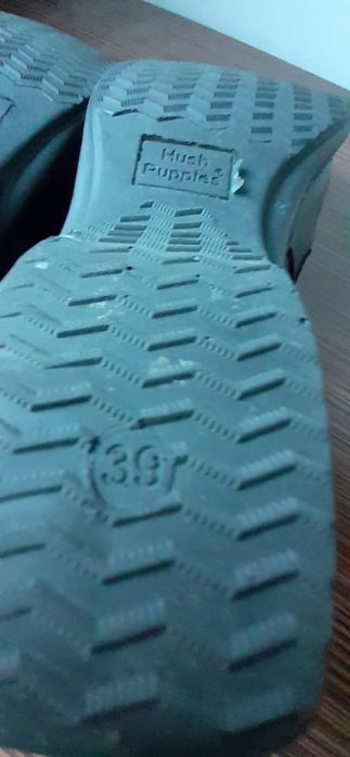 Sapatos muito  boa marca 39 pretos