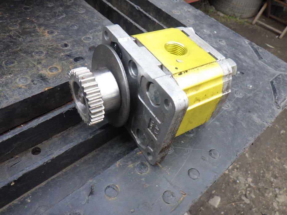 Briggs & Stratton Commercial Pompa Hydrauliczna  Łuparka Rębak irp..