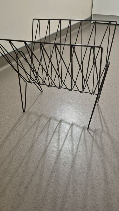 Porta revistas preto