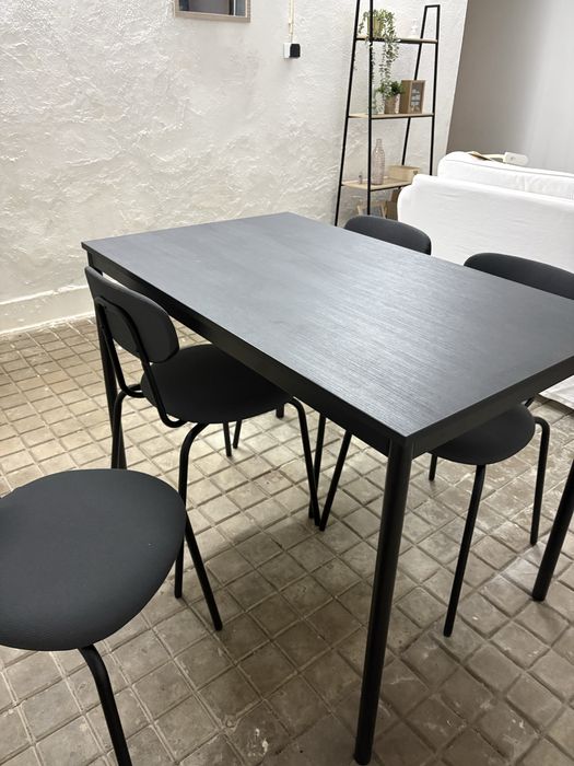 mesa com 4 cadeiras ikea preta