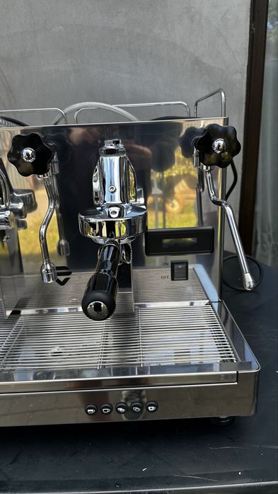 Ekspres kolbowy Lelit GiuliettaX PL2SVX – profesjonalny, 2 GR