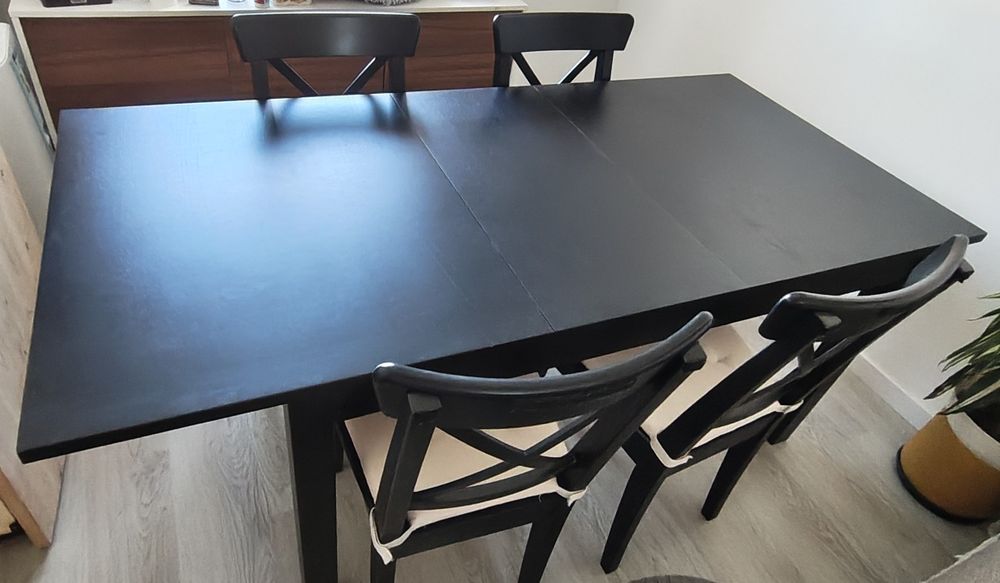 Conjunto mesa e cadeiras de jantar para despachar