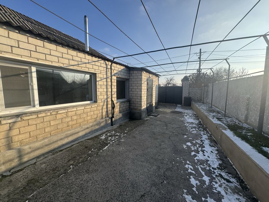 Продам будинок. Свій двір!!