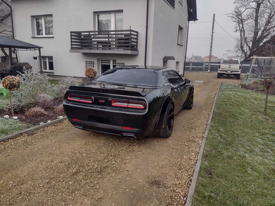 Dodge Challenger R/T 5.7 Hemi widebody