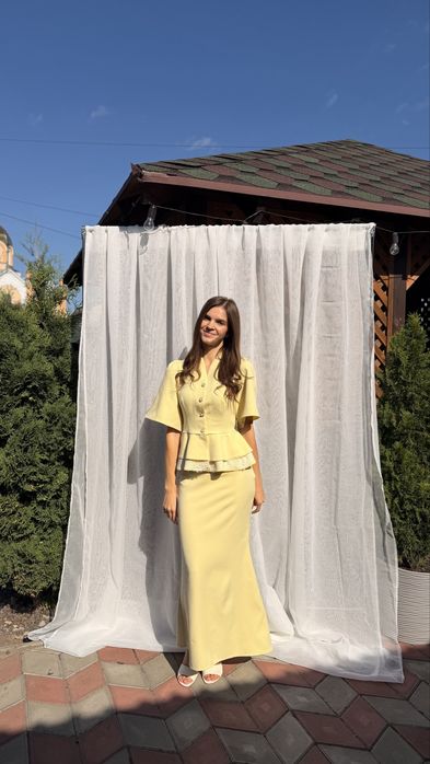 Костюм butter yellow кольору