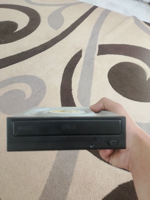 LG Super Multi DVD Writer GH24NSD1