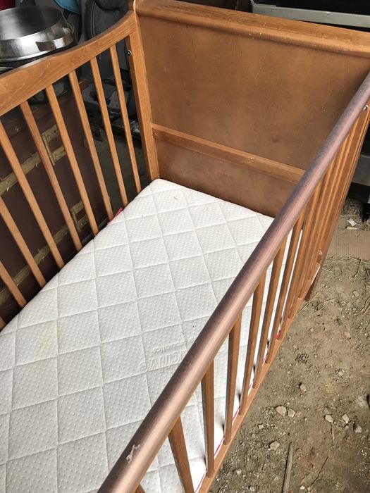 Łóżeczko dziecięce drewniane