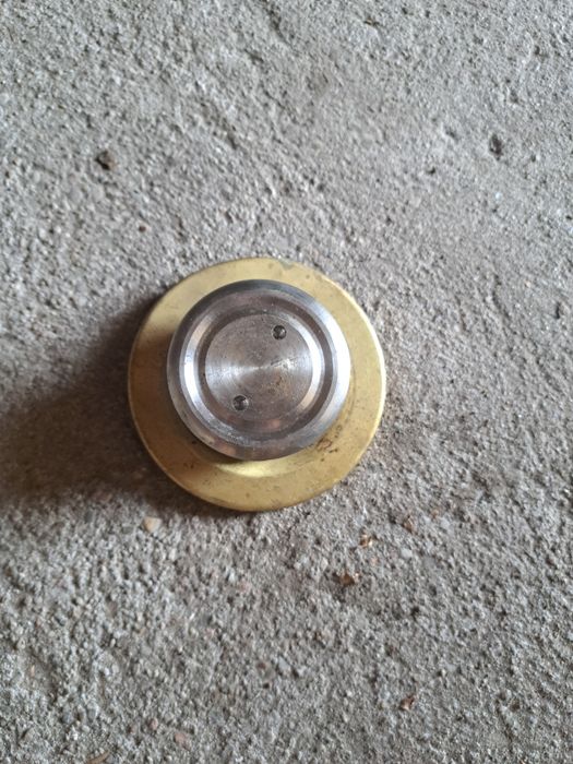 Bryczka ( ozdobna do piasty koła )