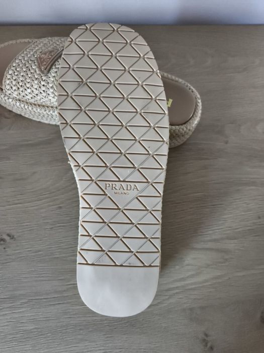 Шльопанці Prada жіночі